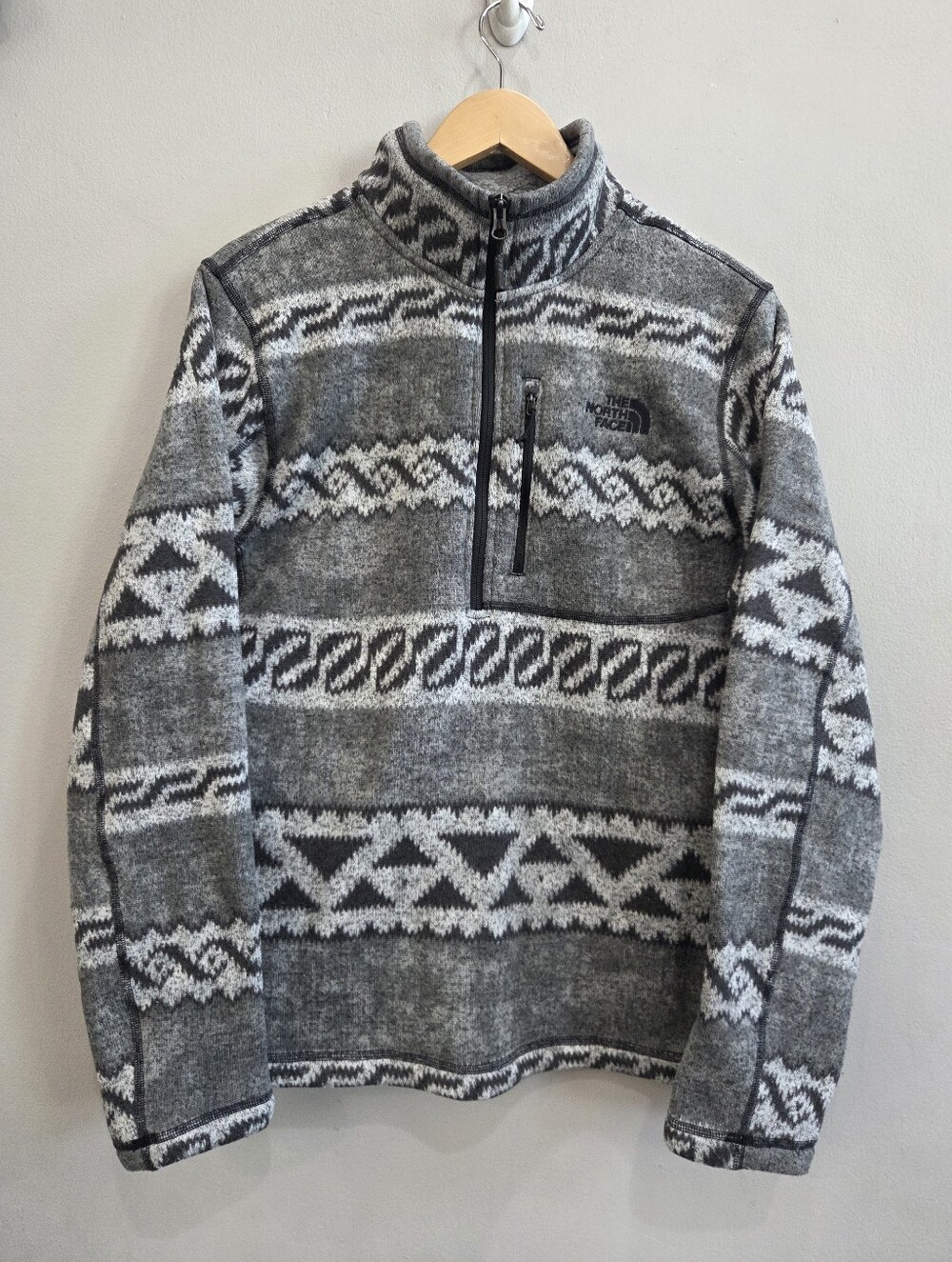 The North Face Gordon Lyons Novelty 1/4 Zip Sweater Gray Fleece Aztec Mens Large